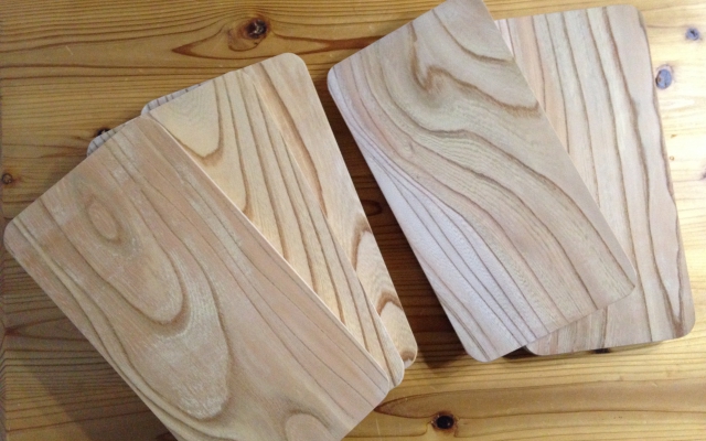 推定樹齢100年のケヤキで作ったカッティングボード